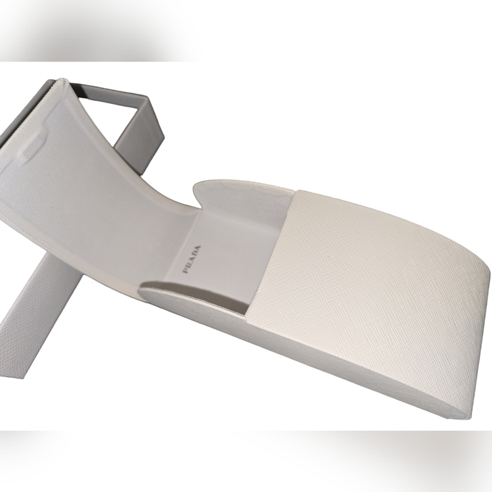 *New* Prada Women's Sunglasses - Picture 3 of 12